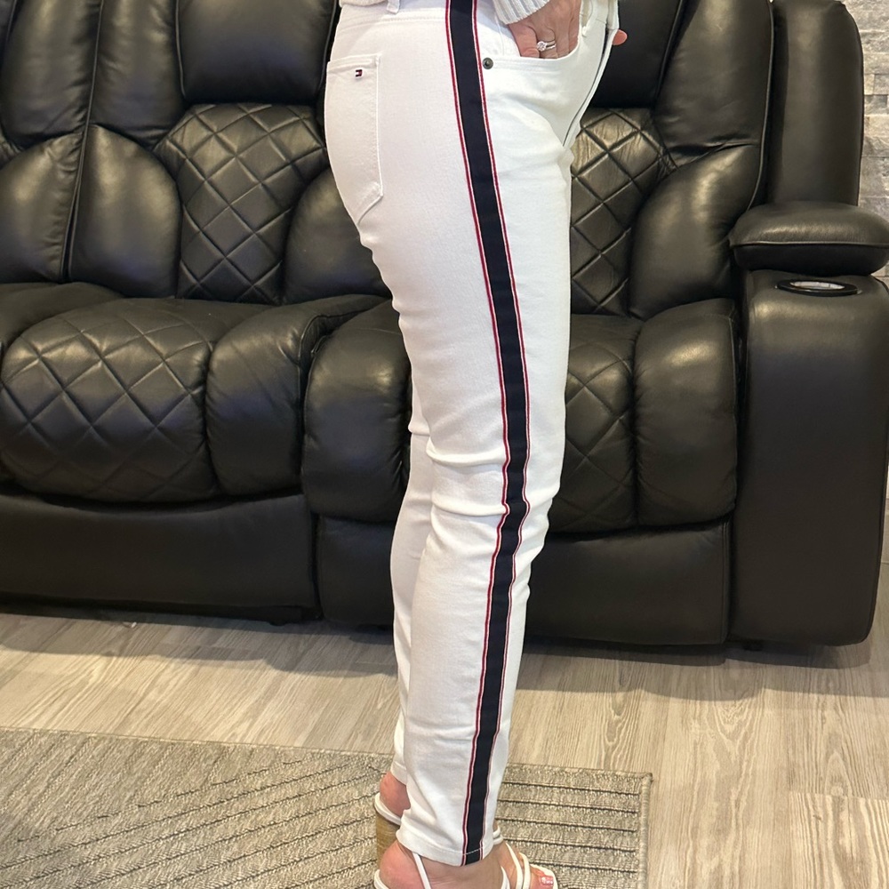 Nearly new Tommy Hilfiger skinny jeans in size 2, style name TRIBECA